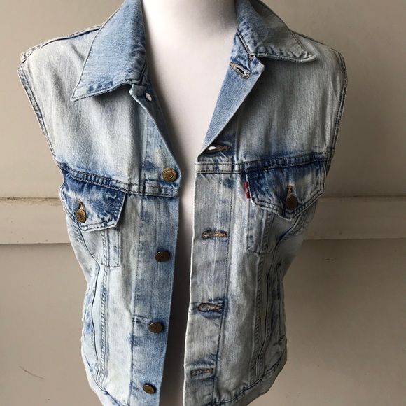 Levi’s Denim Vest - Picture 2 of 3